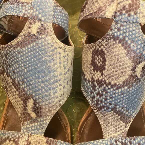 EUC Donald J Pliner “Snakeskin” Heeled Sandals - Picture 4 of 7
